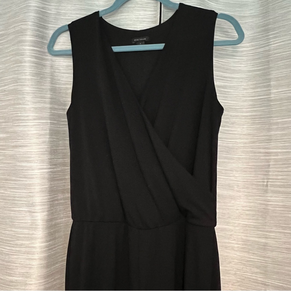 Ann Taylor black jumper. Size 4